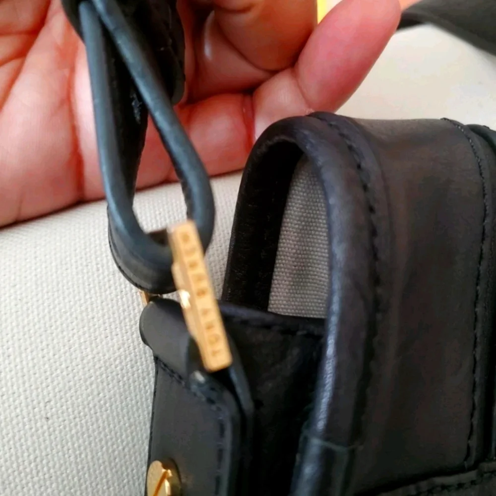 AUTH. TORY BURCH SADDLE CROSSBAG - Picture 5 of 8